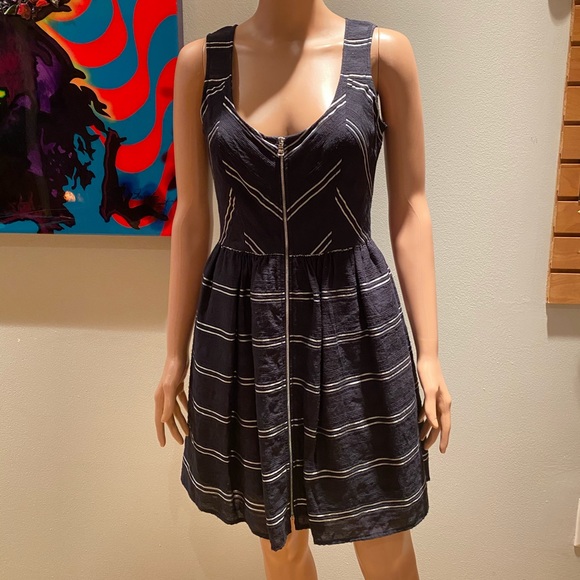 *GUESS* Dress - Picture 5 of 7